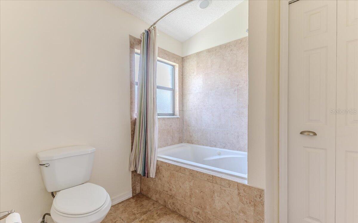 Image 36 of 45 For 11409 Deercroft Court