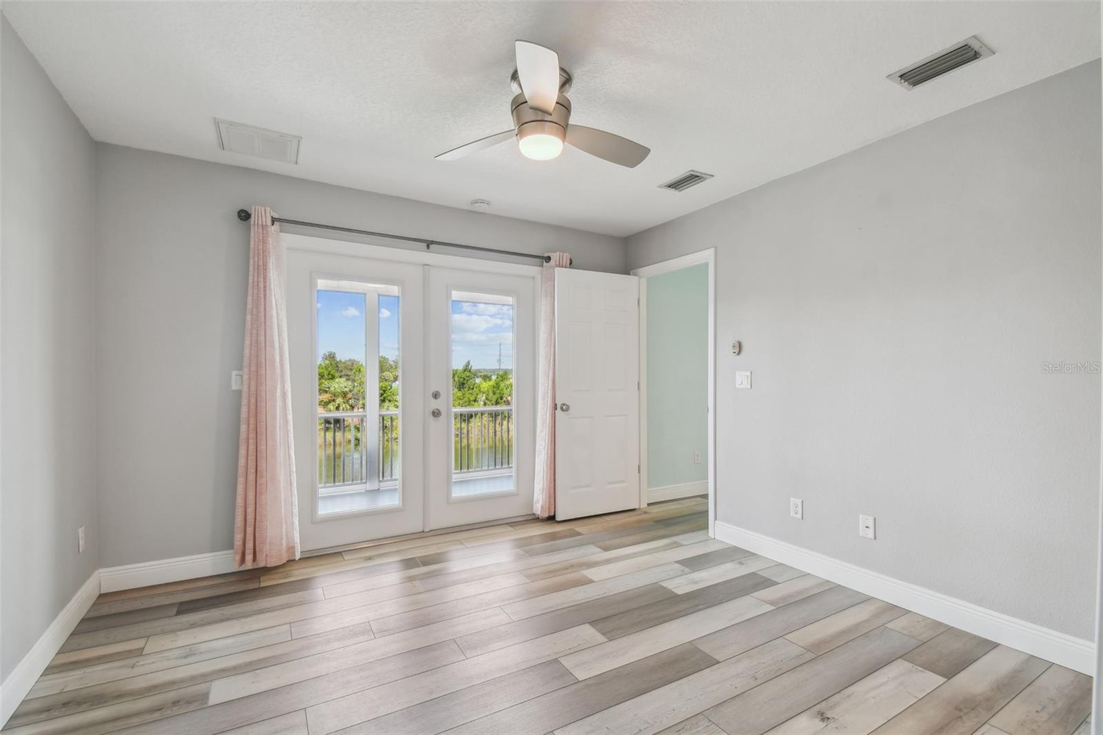 Image 11 of 39 For 3416 Fernleaf Drive