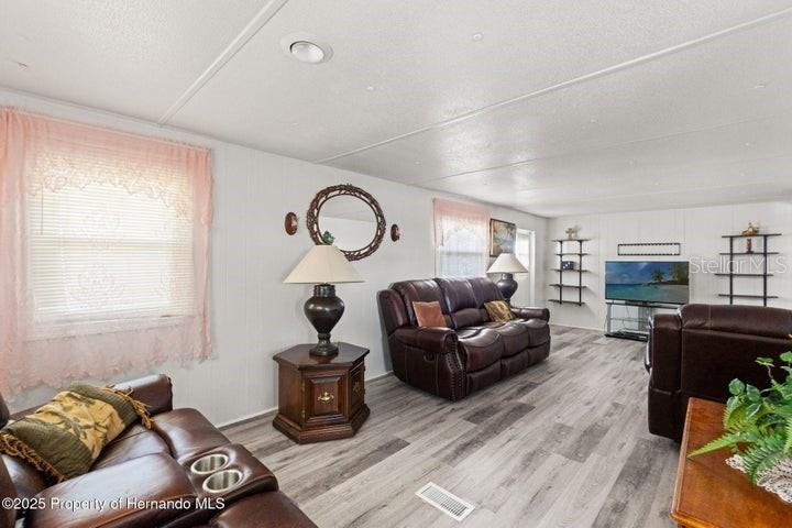 Image 10 of 32 For 7444 Moriah Avenue