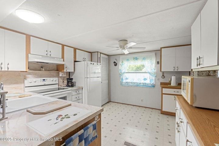 Image 8 of 32 For 7444 Moriah Avenue