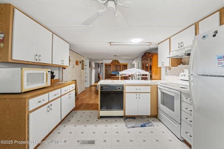 Image 9 of 32 For 7444 Moriah Avenue
