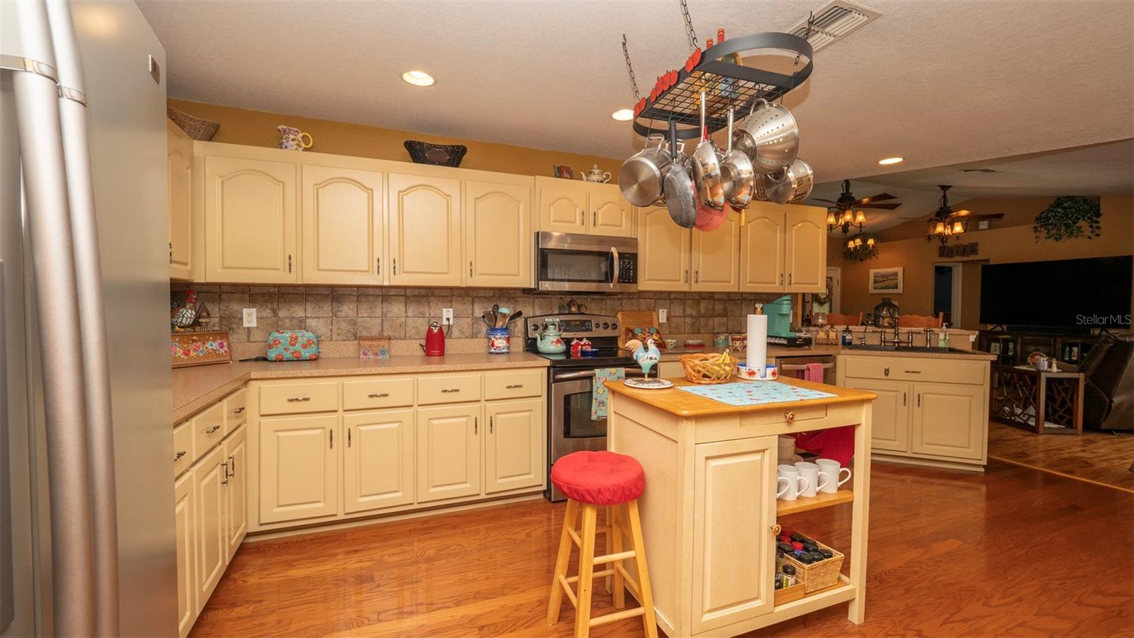 Image 13 of 44 For 17852 Fancy Lane