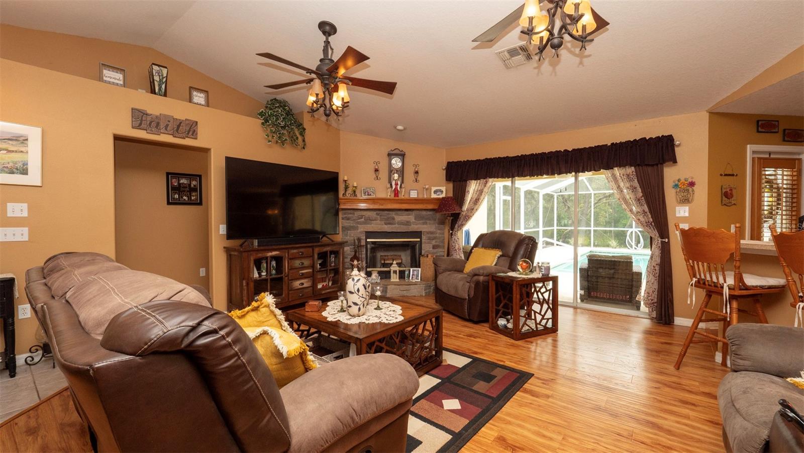 Image 7 of 44 For 17852 Fancy Lane