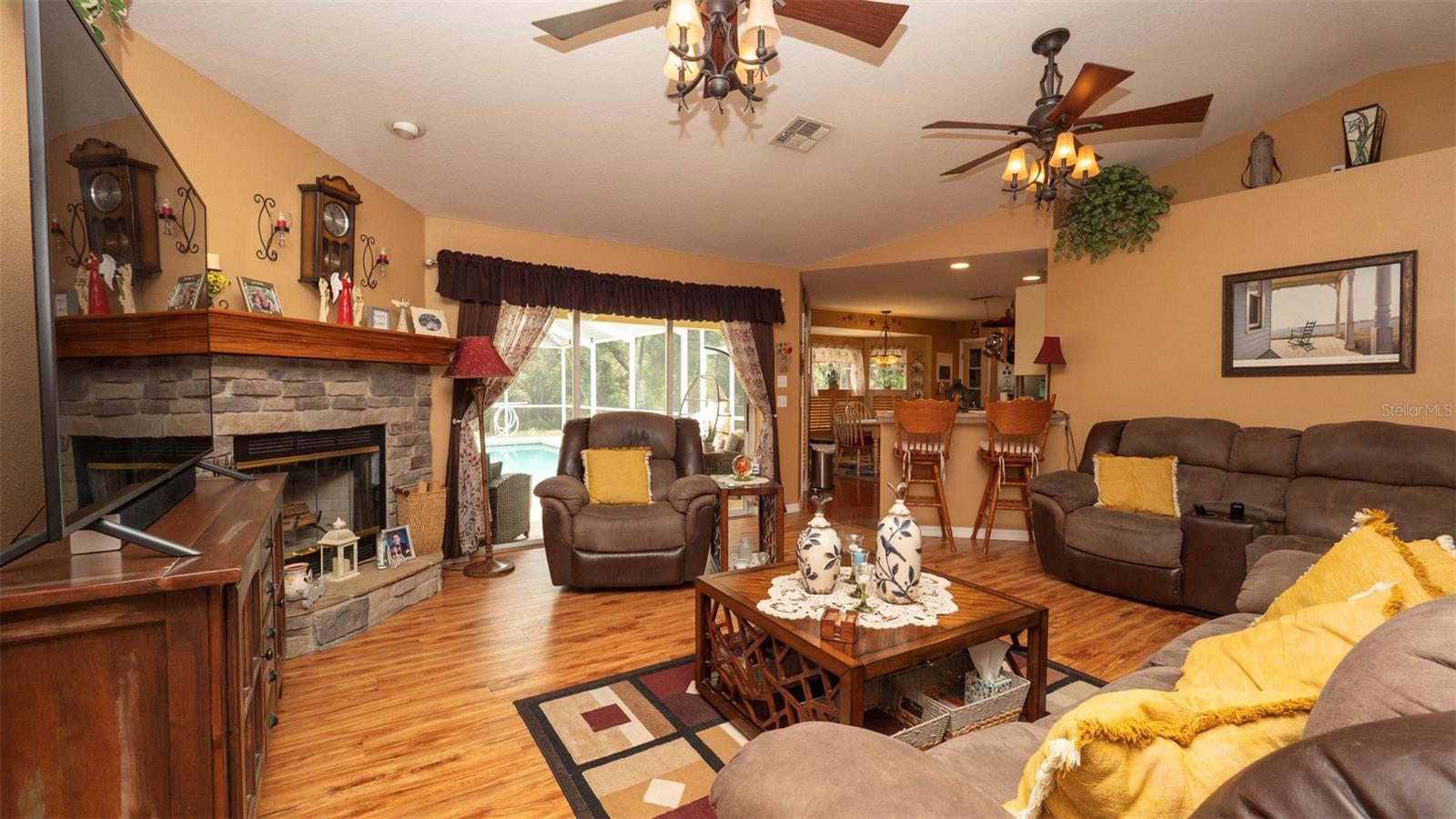 Image 8 of 44 For 17852 Fancy Lane