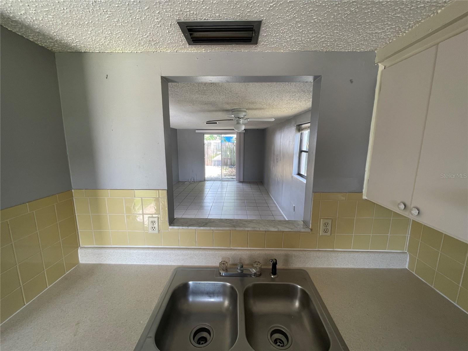 Image 6 of 18 For 4136 Shoreline Drive