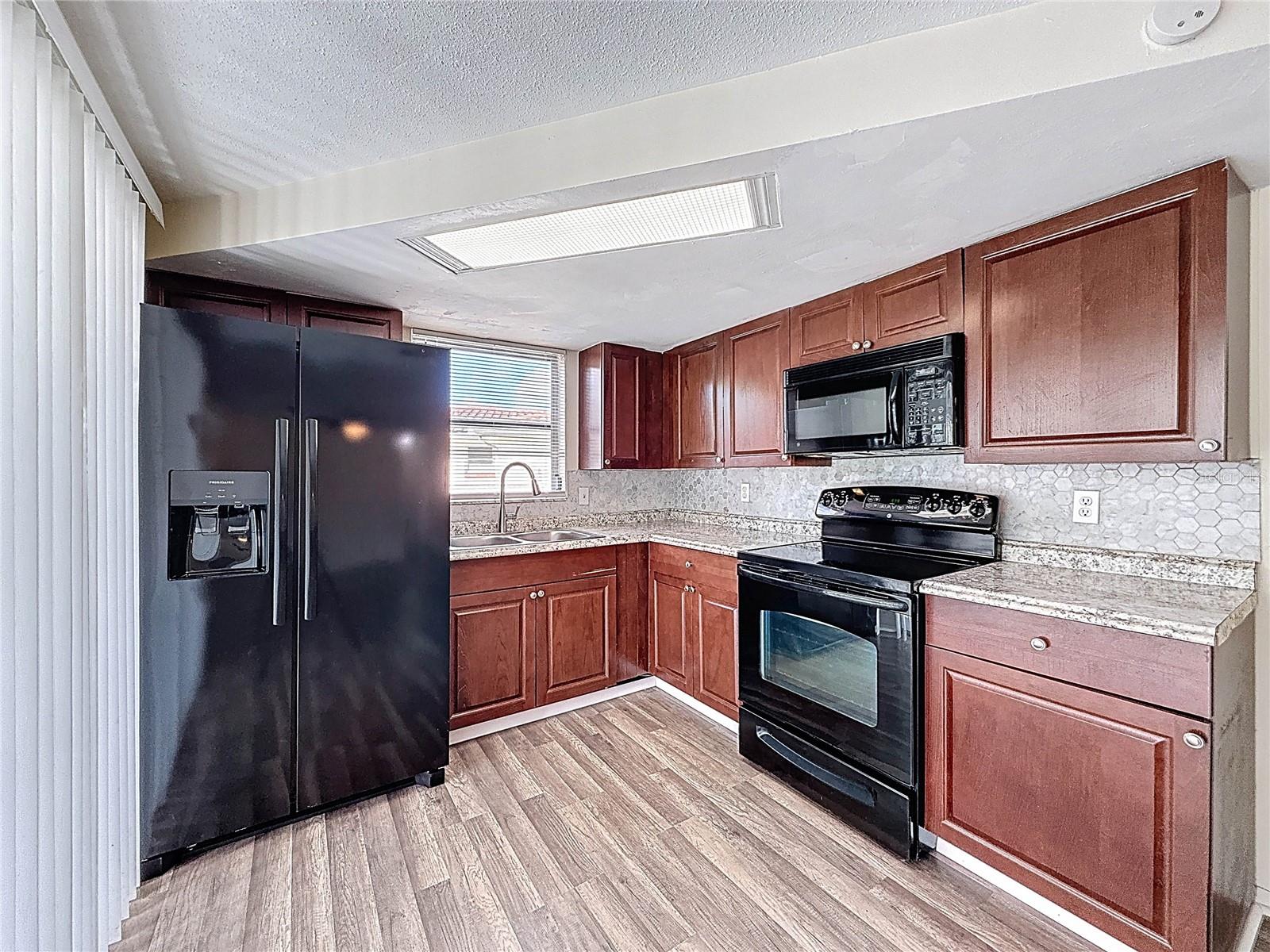 Image 11 of 31 For 9836 Lakeside Lane