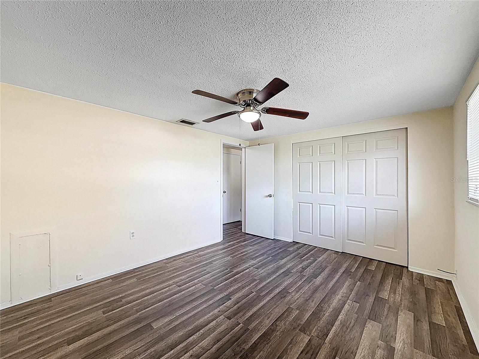 Image 14 of 31 For 9836 Lakeside Lane