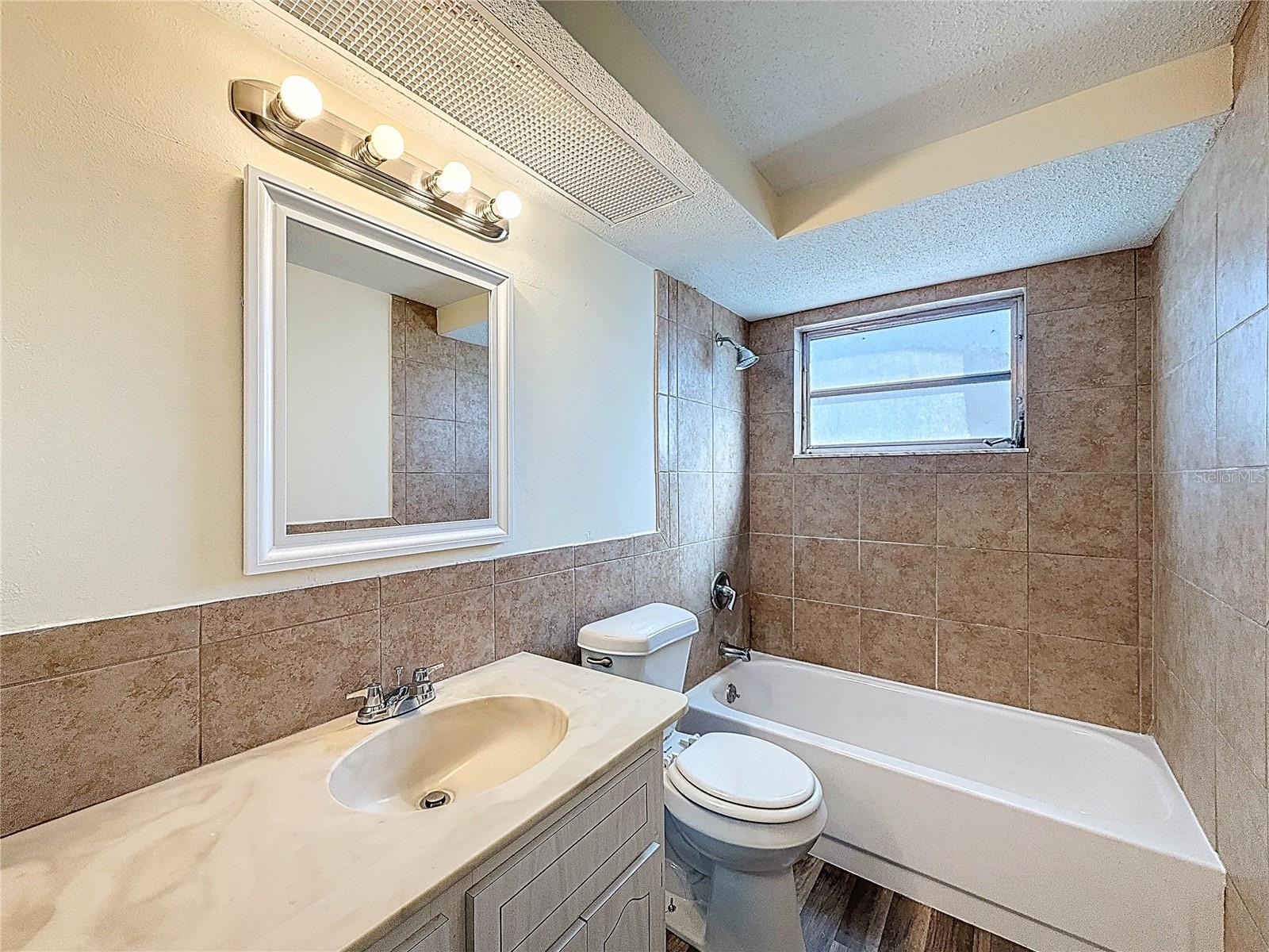 Image 15 of 31 For 9836 Lakeside Lane