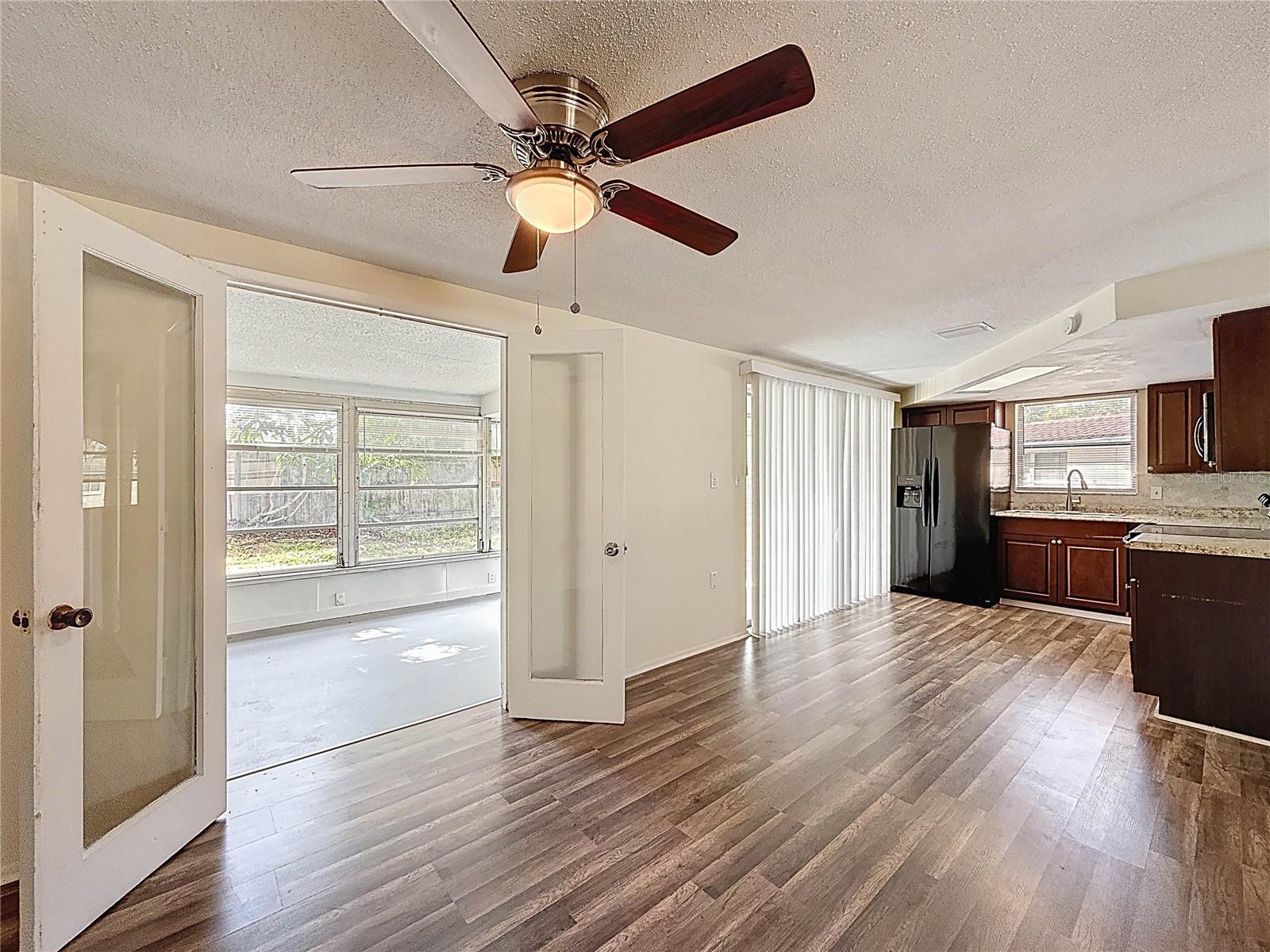 Image 20 of 31 For 9836 Lakeside Lane