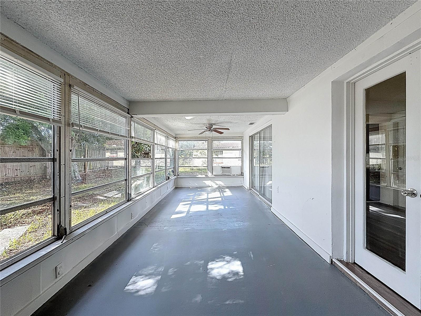 Image 22 of 31 For 9836 Lakeside Lane