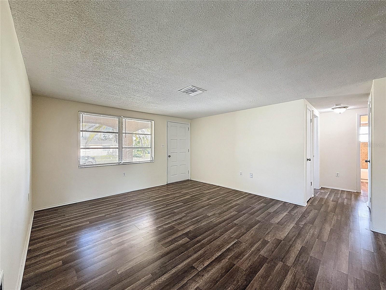 Image 6 of 31 For 9836 Lakeside Lane