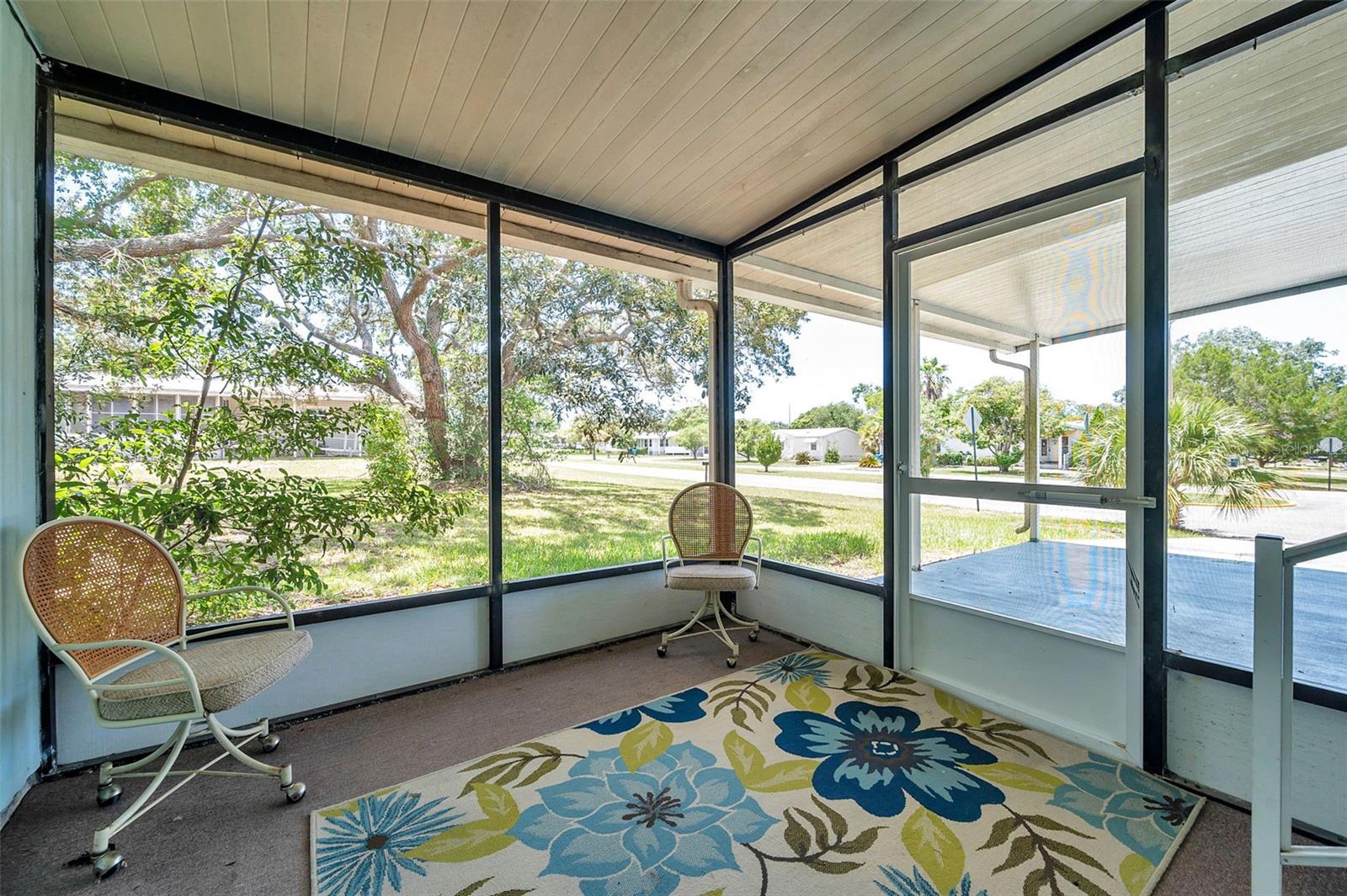 Image 14 of 90 For 16131 Brookridge Boulevard