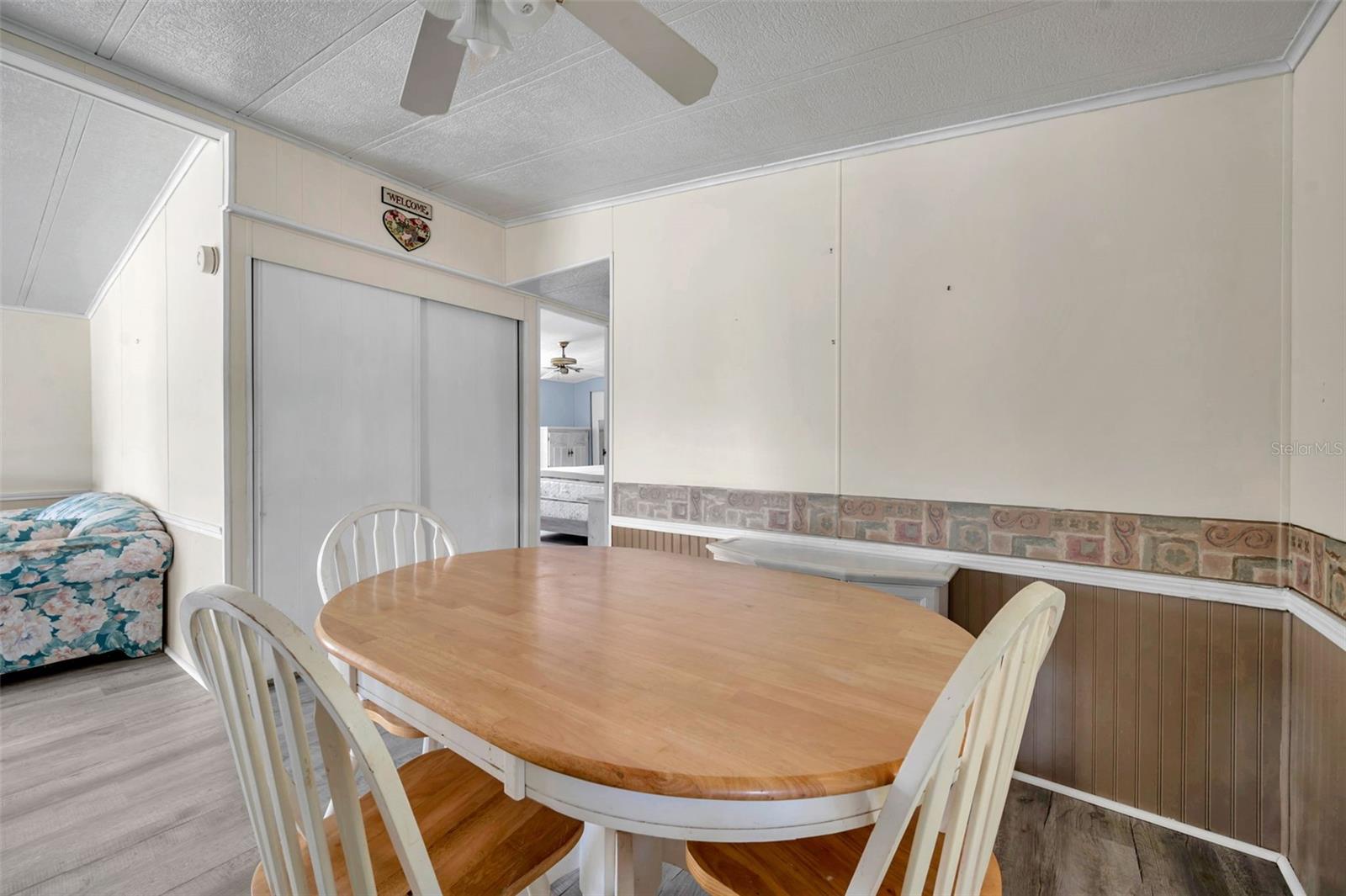 Image 19 of 90 For 16131 Brookridge Boulevard
