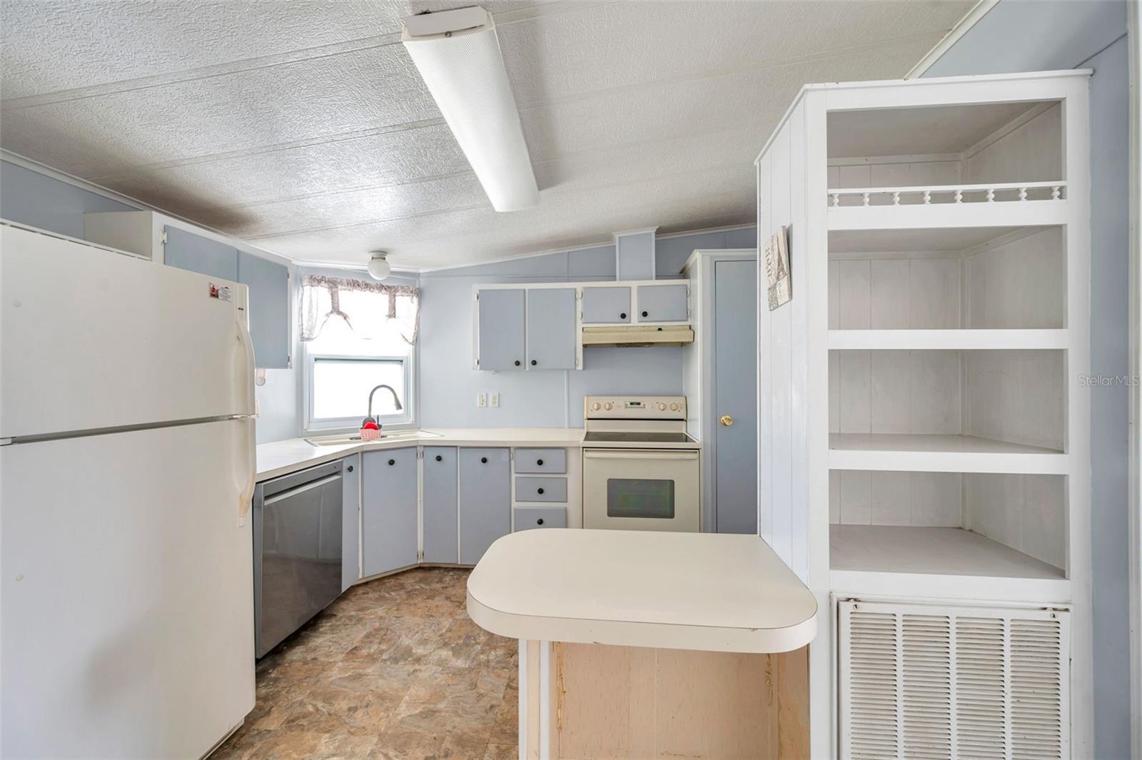 Image 25 of 90 For 16131 Brookridge Boulevard