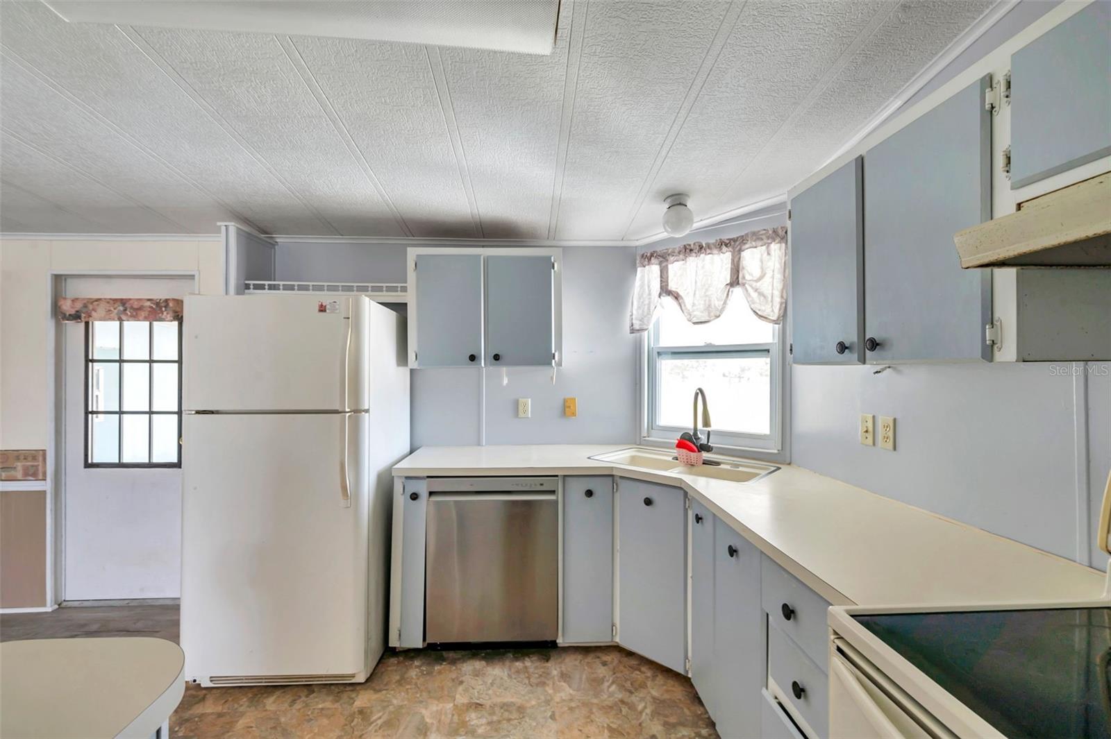 Image 27 of 90 For 16131 Brookridge Boulevard