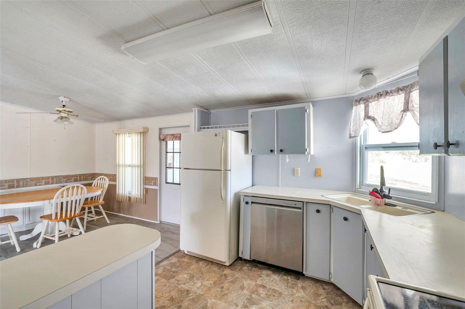 Image 28 of 90 For 16131 Brookridge Boulevard