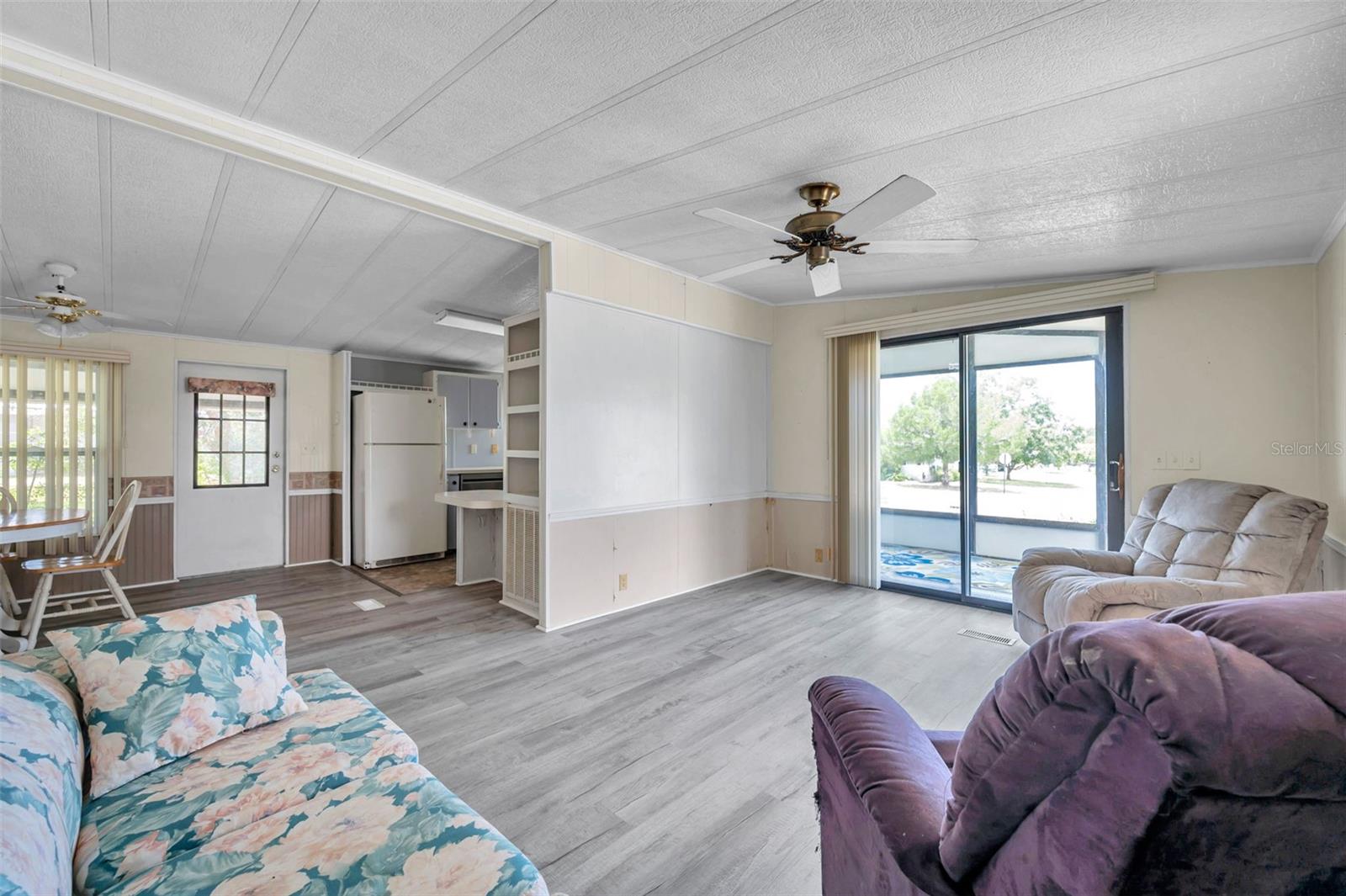 Image 32 of 90 For 16131 Brookridge Boulevard