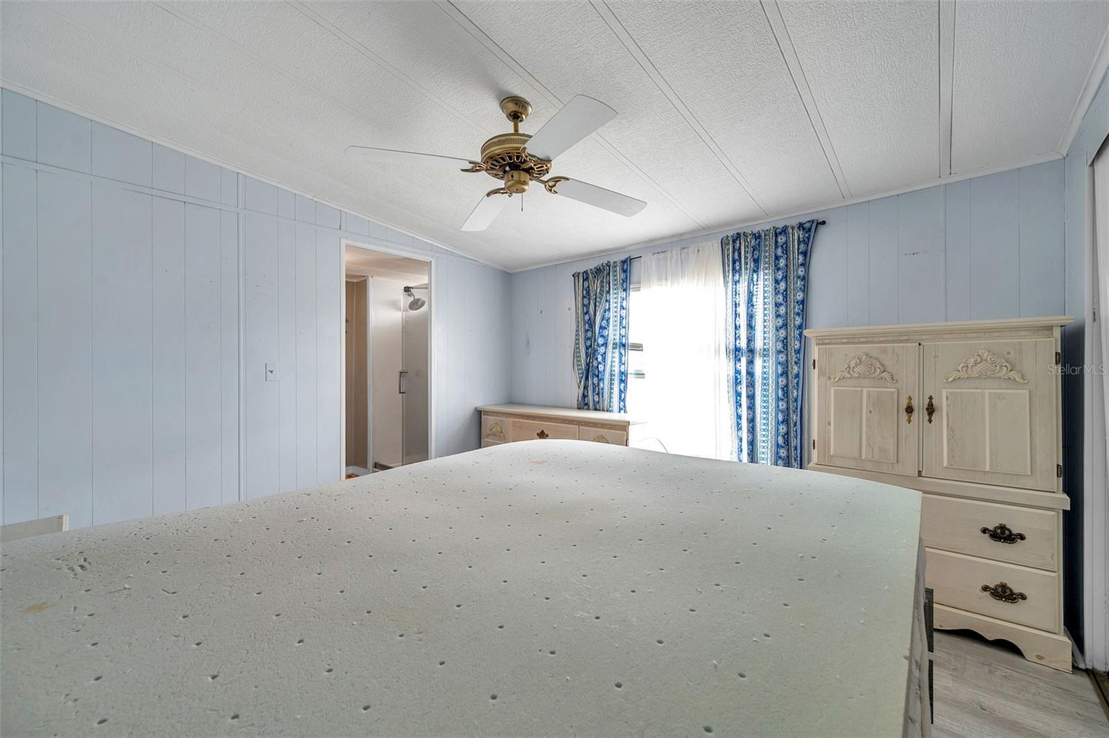 Image 38 of 90 For 16131 Brookridge Boulevard