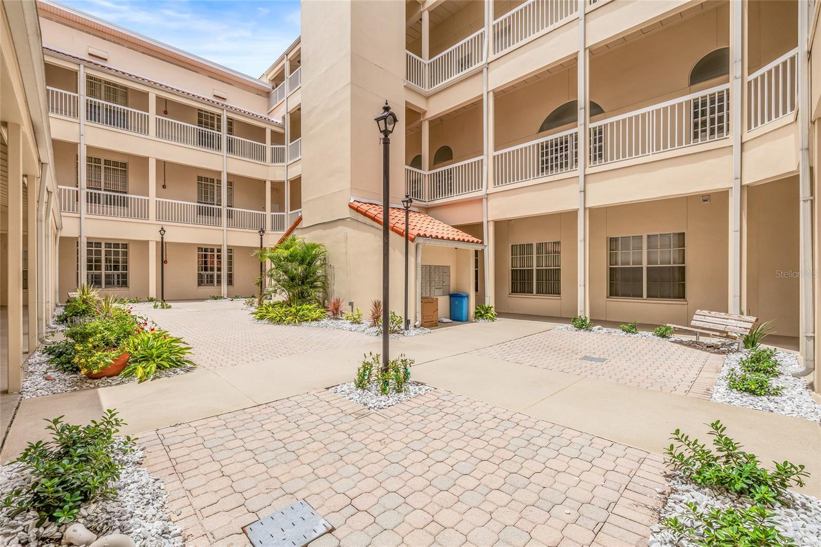 Image 43 of 48 For 701 Mirror Lake Drive N 309