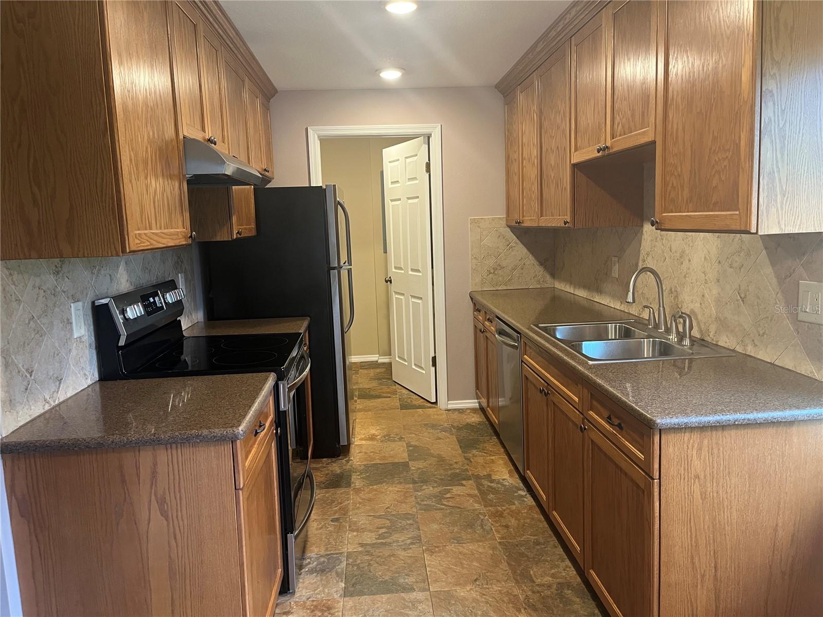 Image 17 of 37 For 7602 St Andrews Boulevard 7596-c