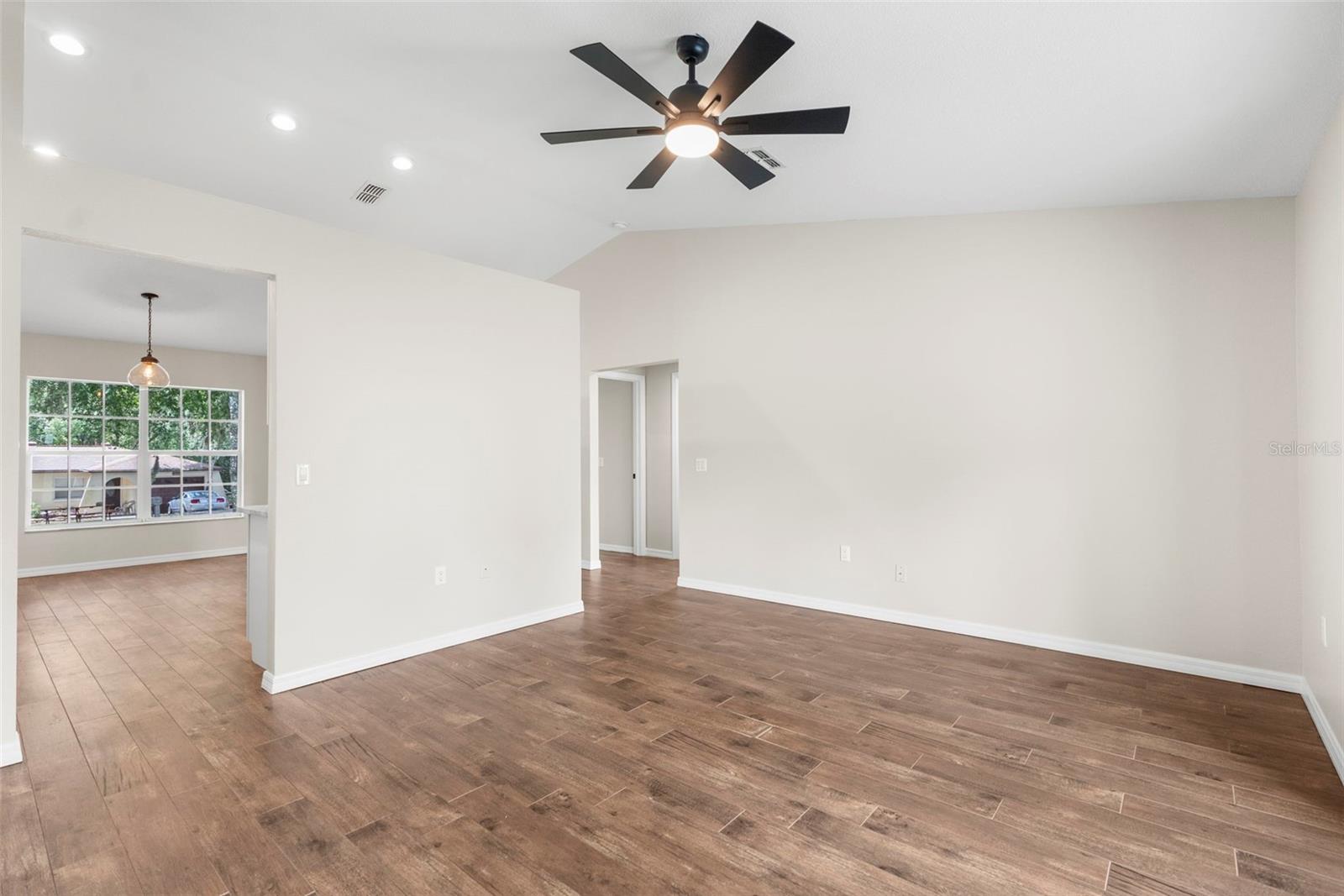Image 18 of 33 For 23165 Foreside Avenue