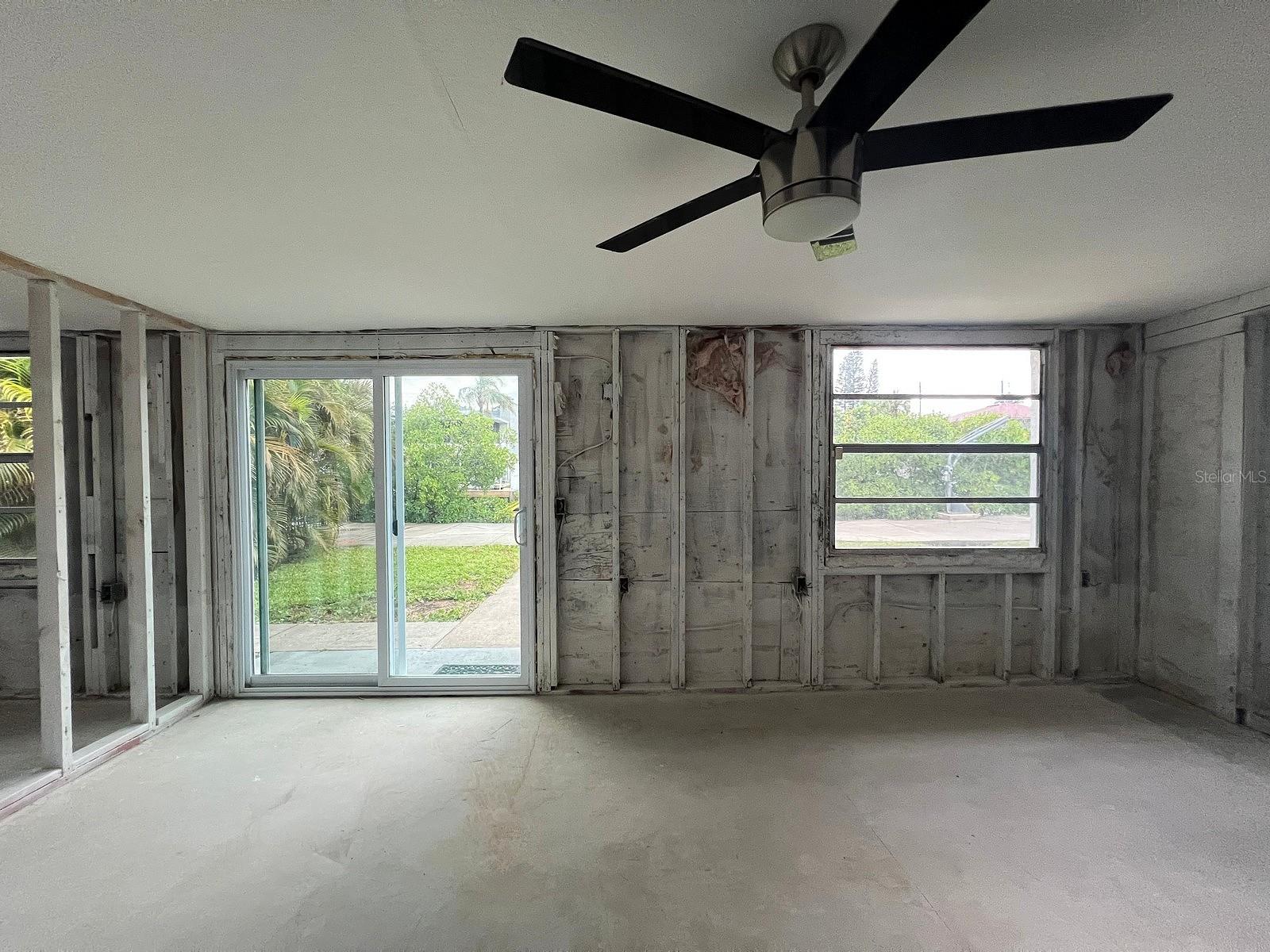 Listing photo id 8 for 5435 Quist Drive