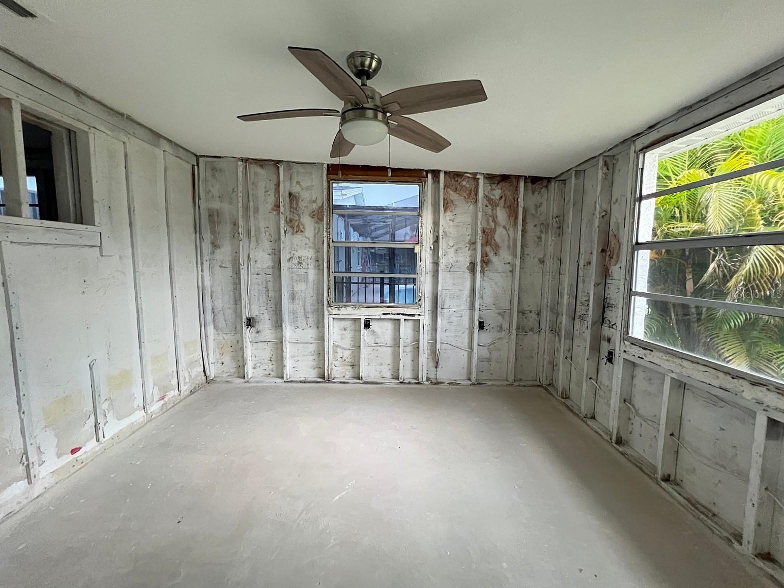 Listing photo id 10 for 5435 Quist Drive