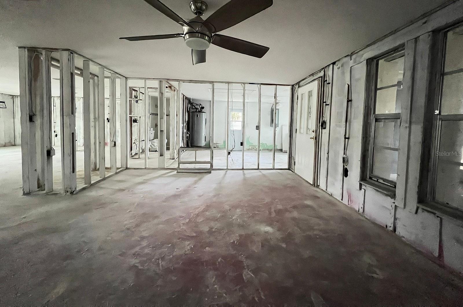 Listing photo id 14 for 5435 Quist Drive
