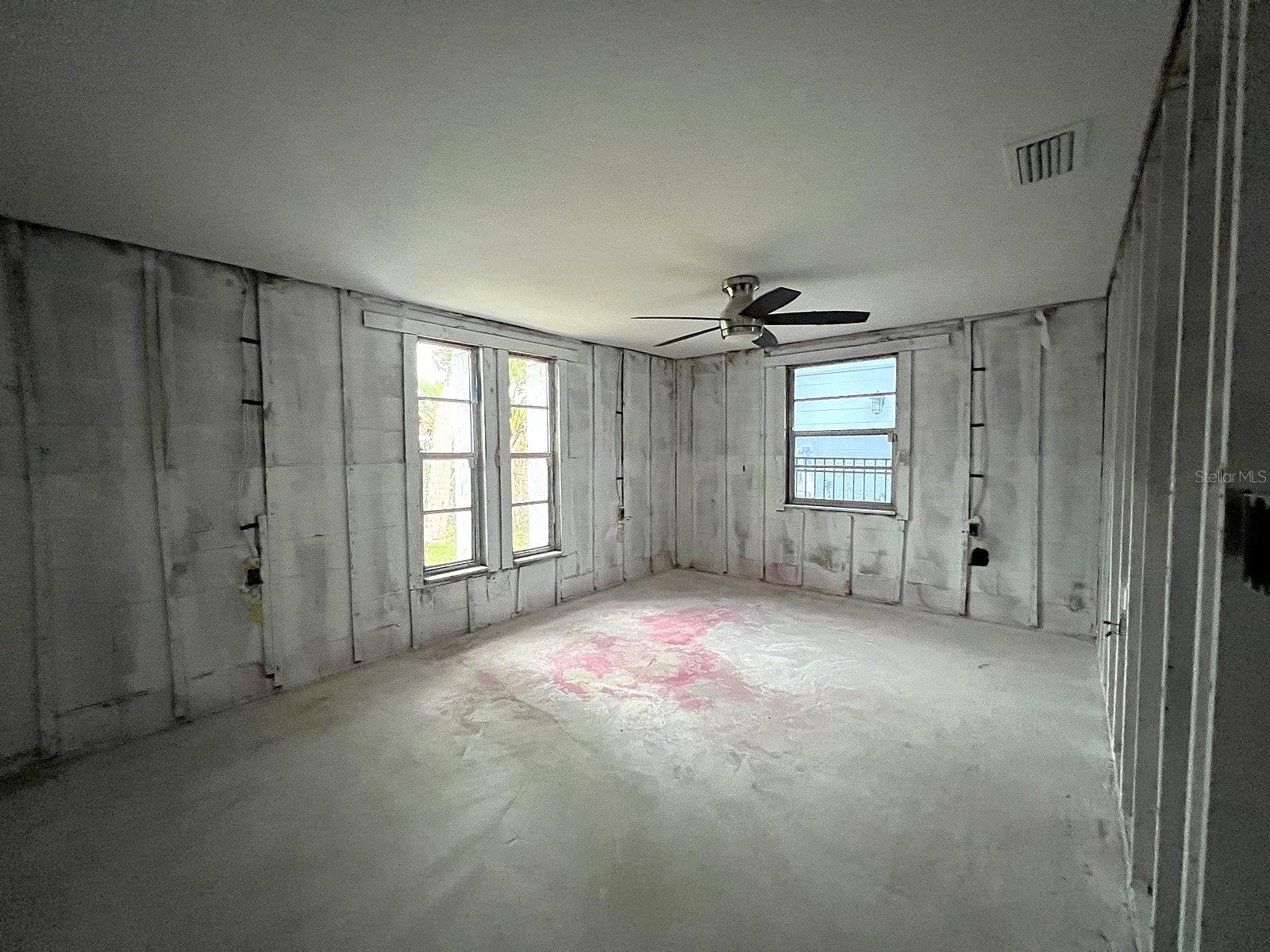Listing photo id 22 for 5435 Quist Drive