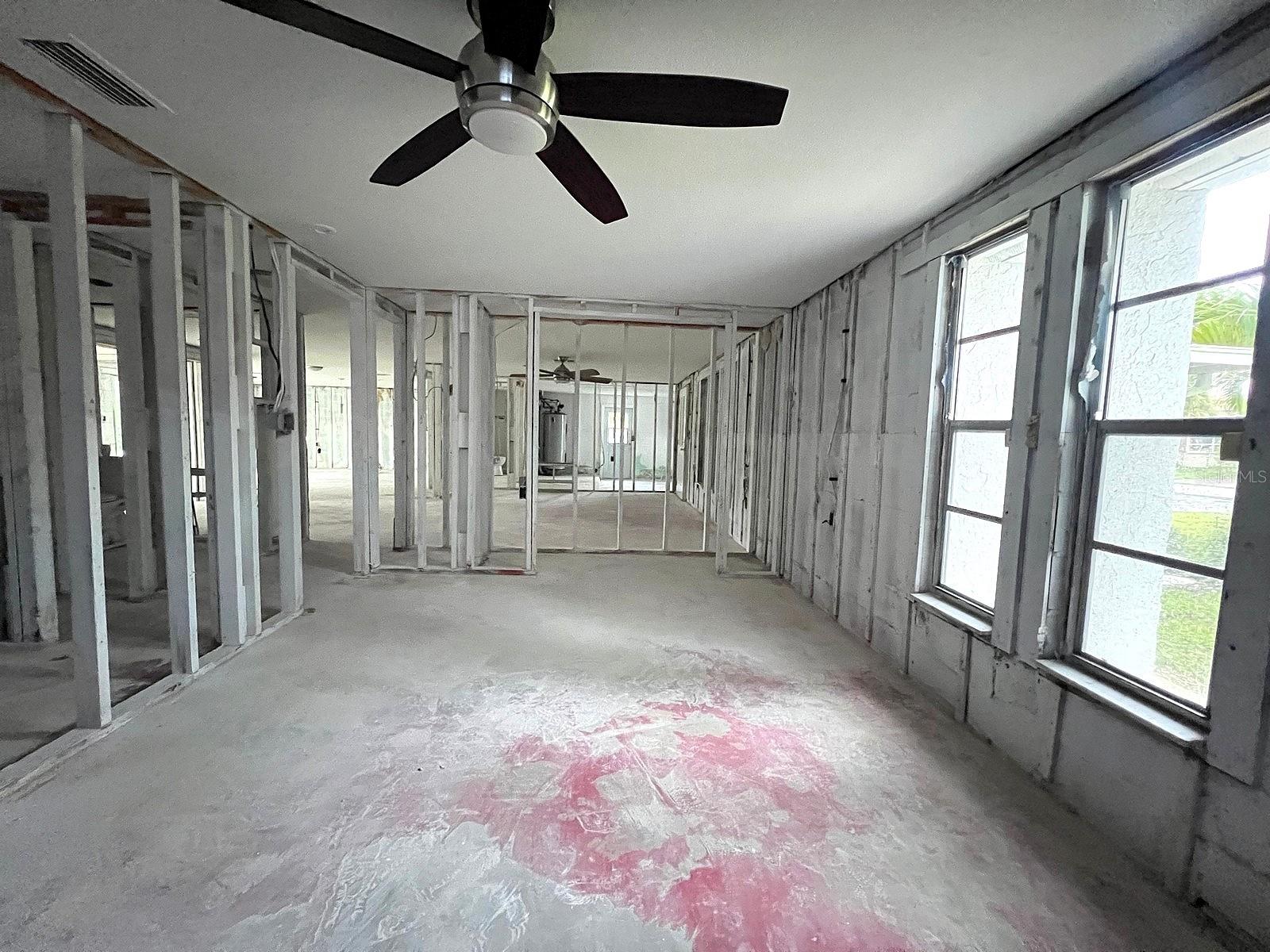 Listing photo id 23 for 5435 Quist Drive