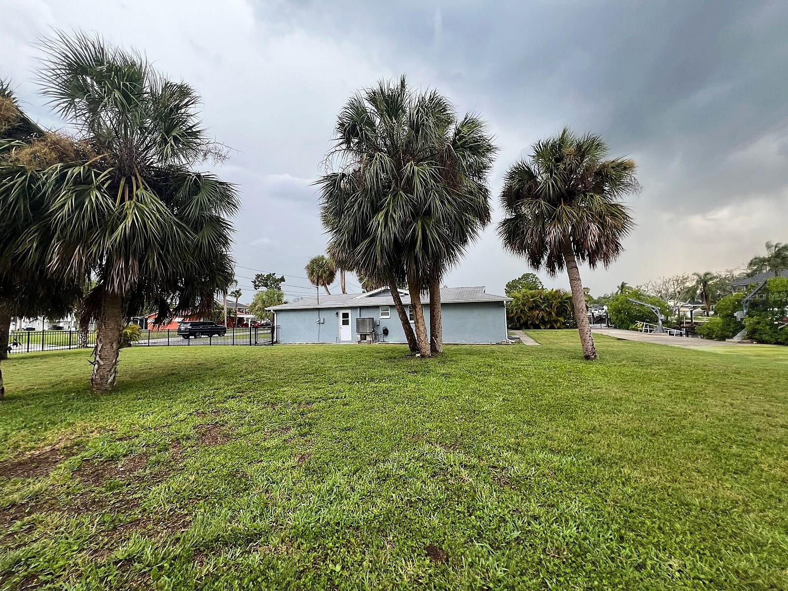 Listing photo id 40 for 5435 Quist Drive