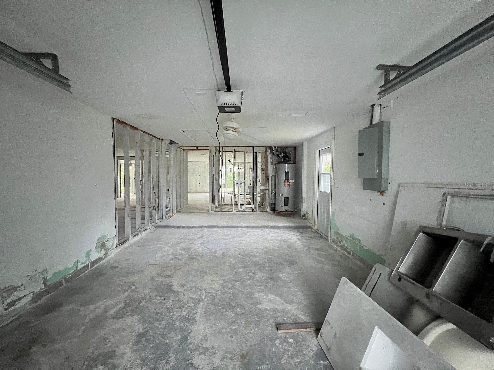 Listing photo id 6 for 5435 Quist Drive