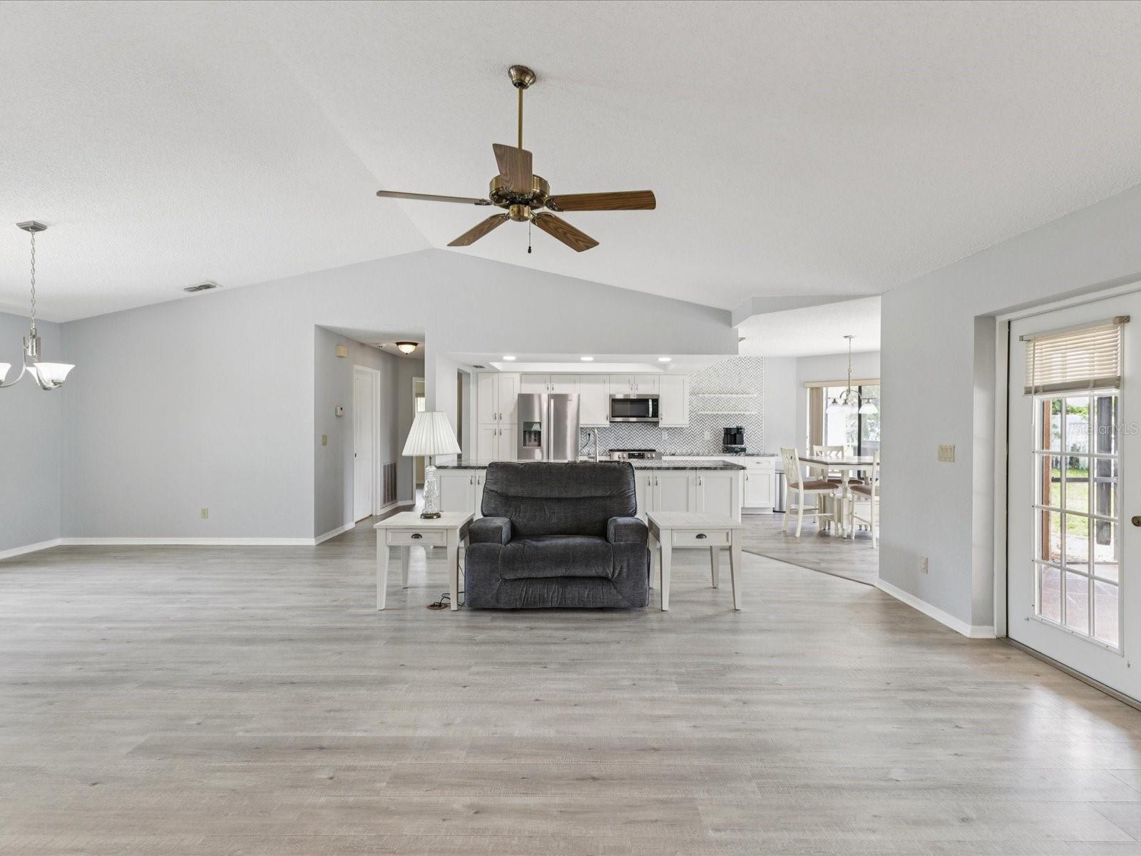 Image 10 of 54 For 8110 Winding Oak Lane