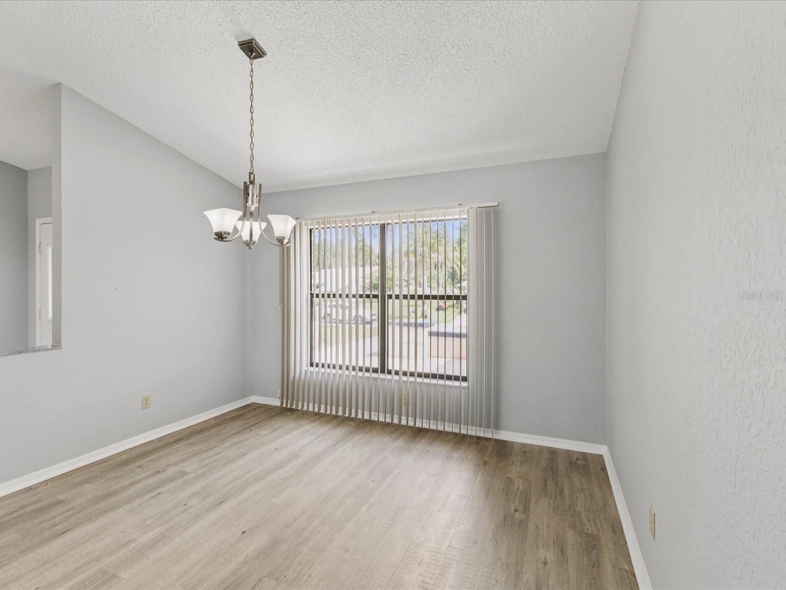 Image 18 of 54 For 8110 Winding Oak Lane