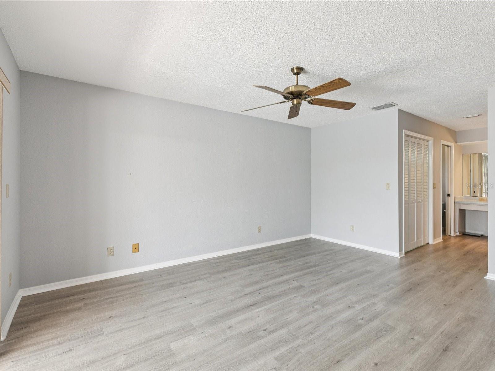 Image 22 of 54 For 8110 Winding Oak Lane