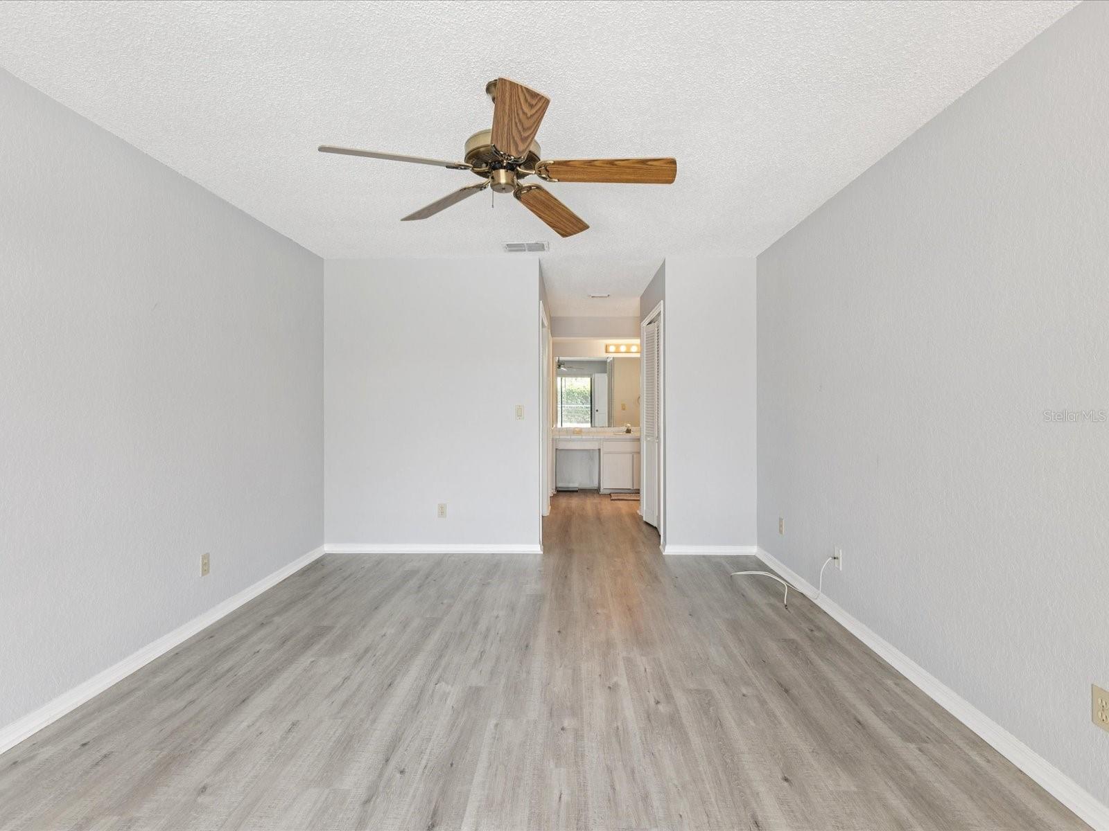 Image 23 of 54 For 8110 Winding Oak Lane