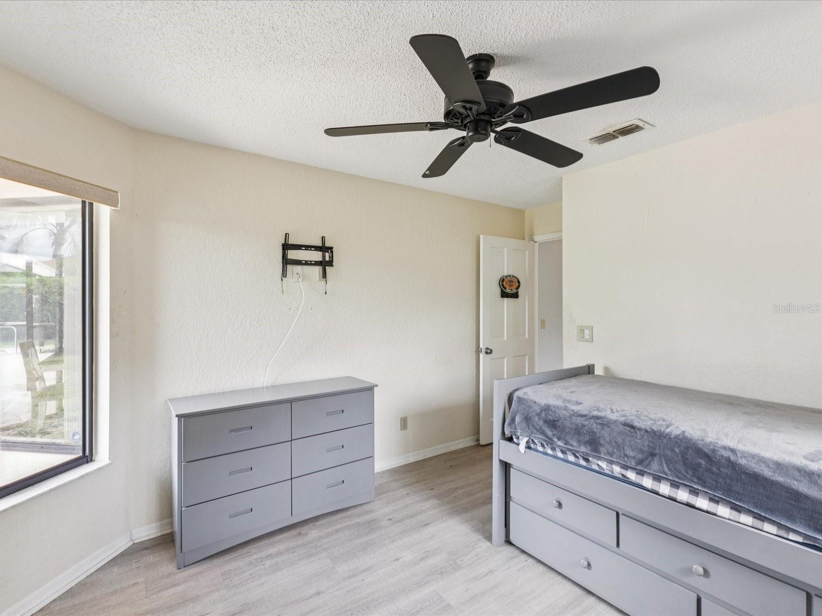 Image 35 of 54 For 8110 Winding Oak Lane