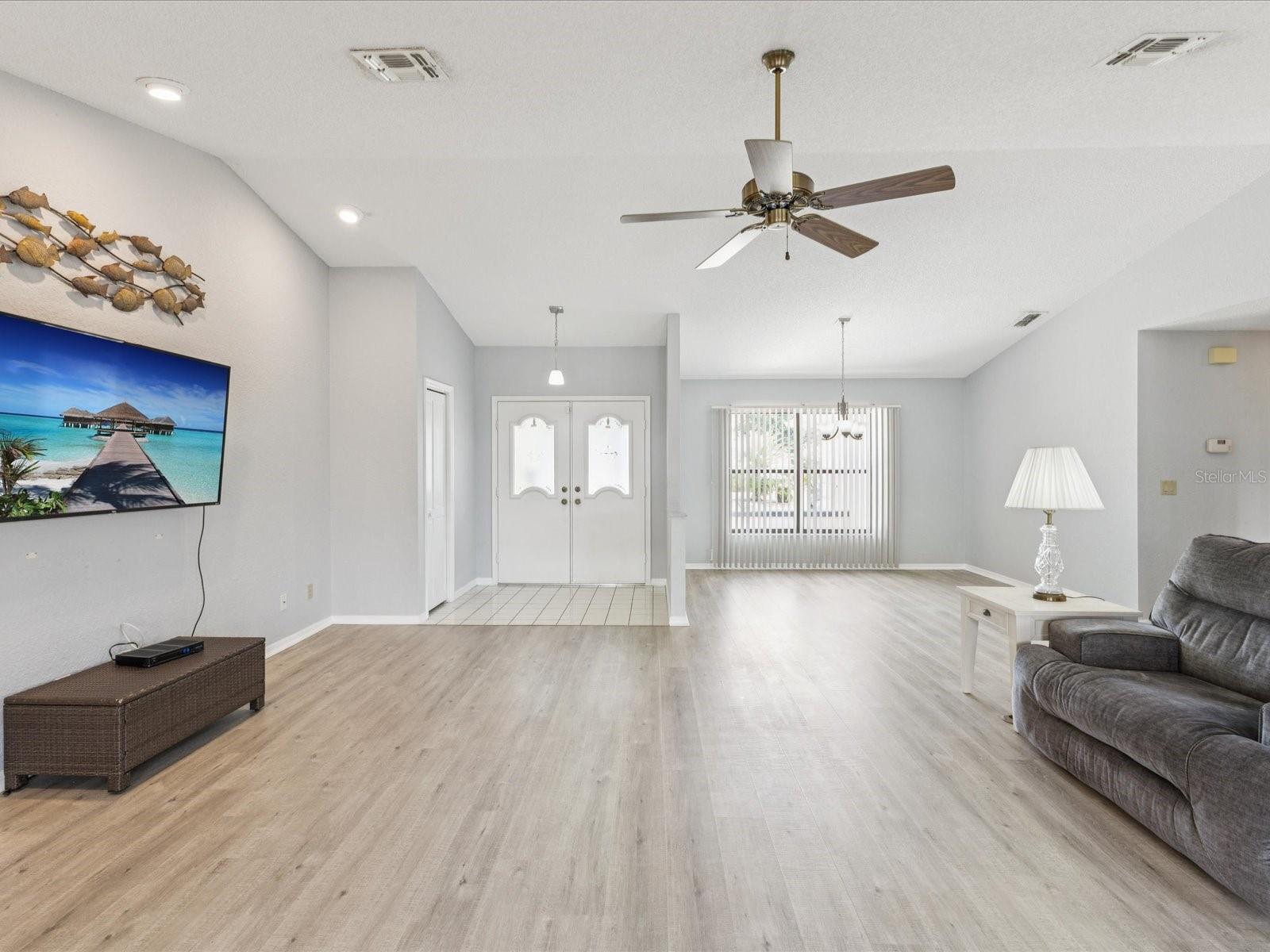 Image 8 of 54 For 8110 Winding Oak Lane