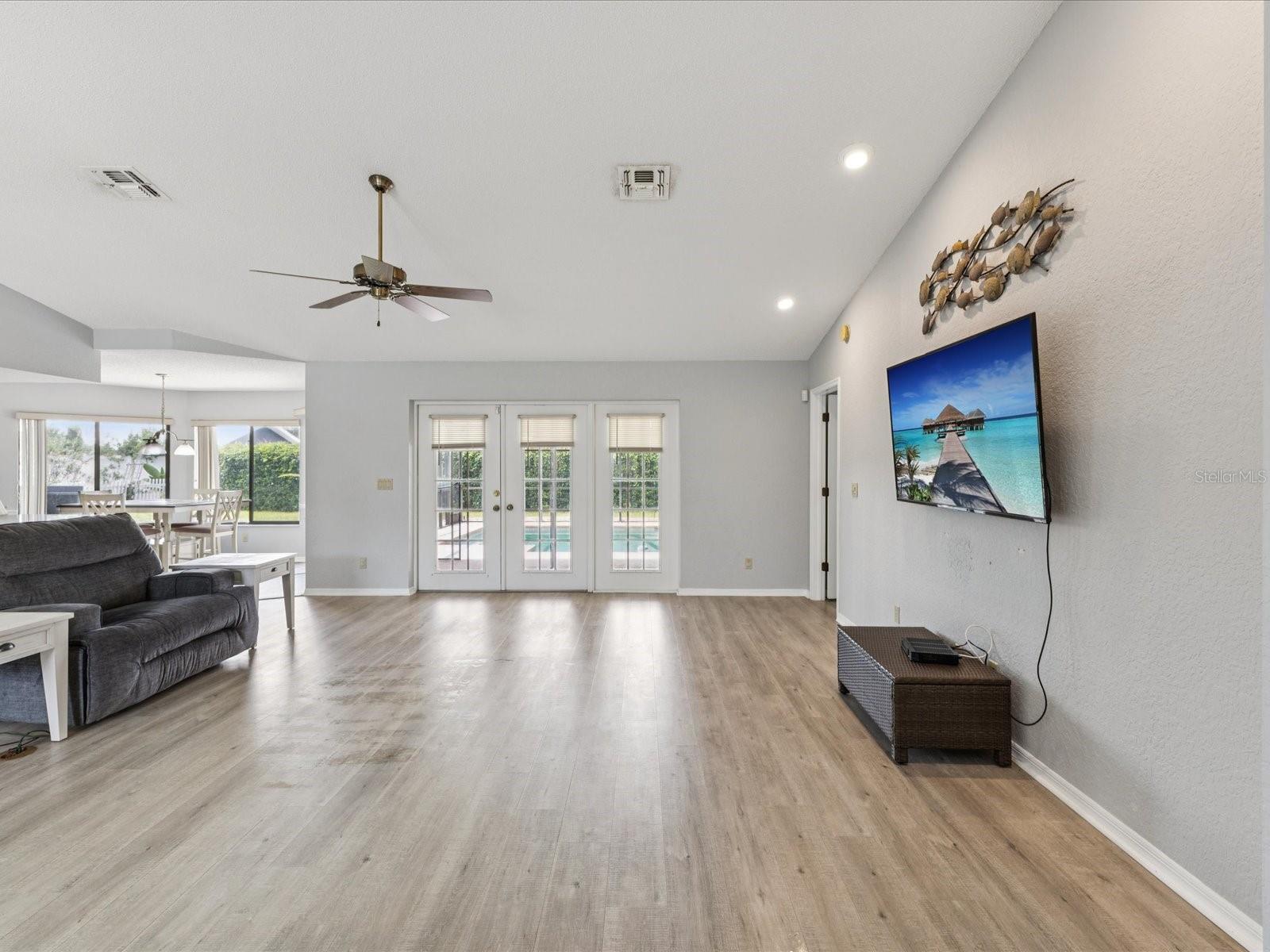Image 9 of 54 For 8110 Winding Oak Lane