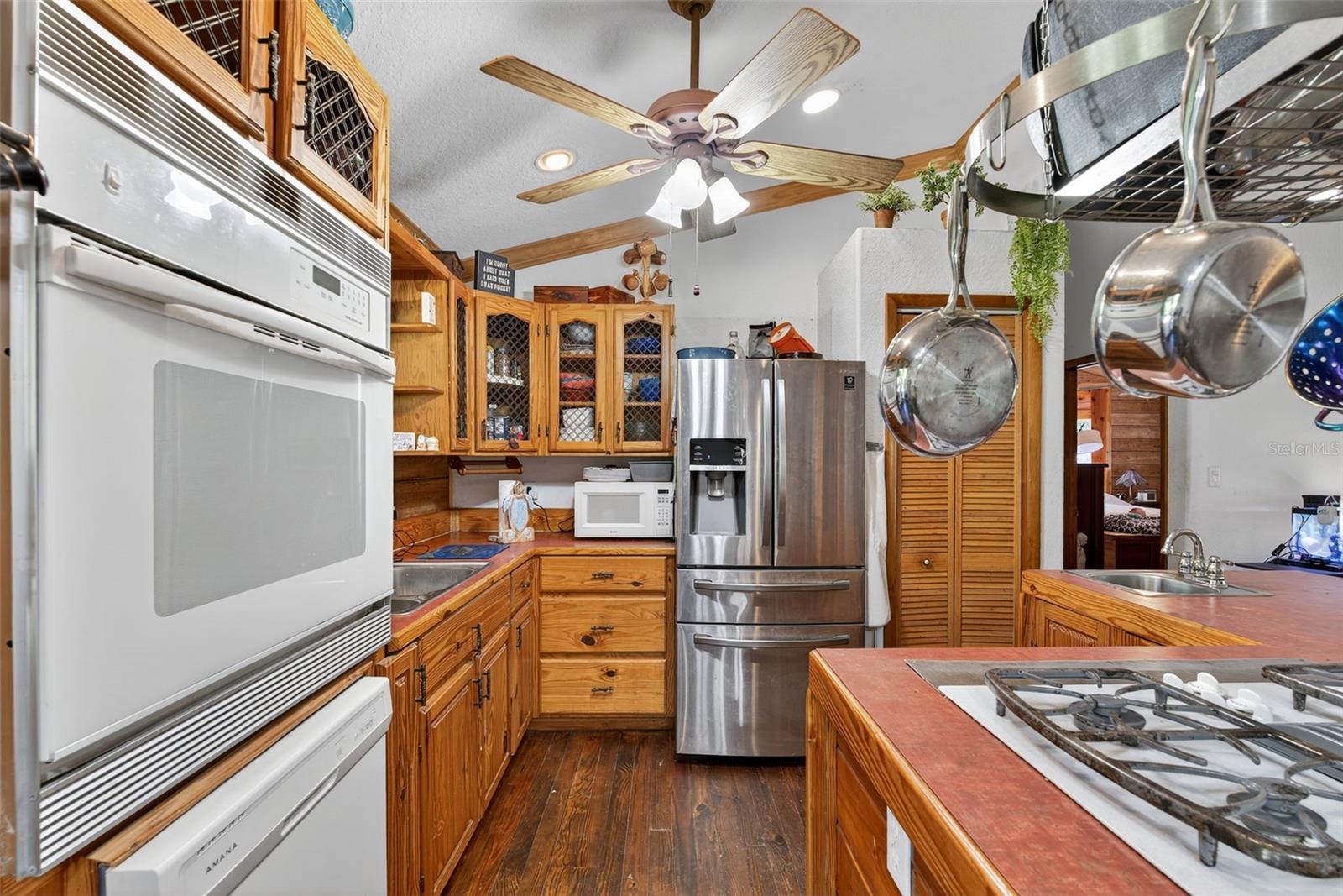 Listing photo id 14 for 10319 Chip Lane