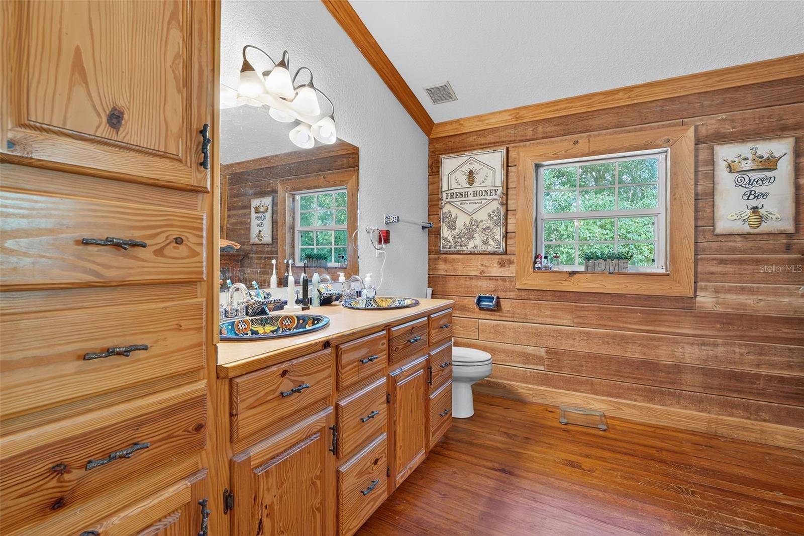 Listing photo id 20 for 10319 Chip Lane