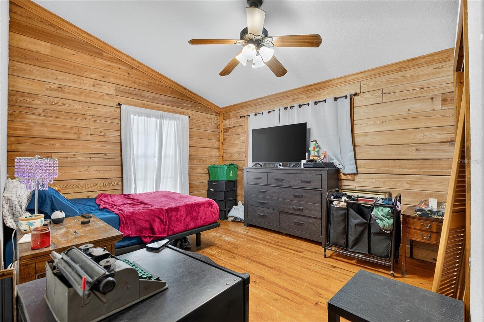Listing photo id 23 for 10319 Chip Lane