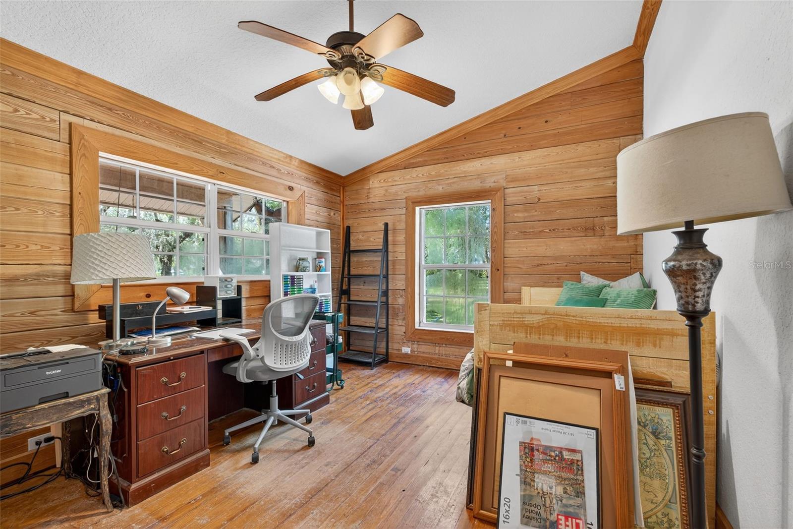 Listing photo id 26 for 10319 Chip Lane
