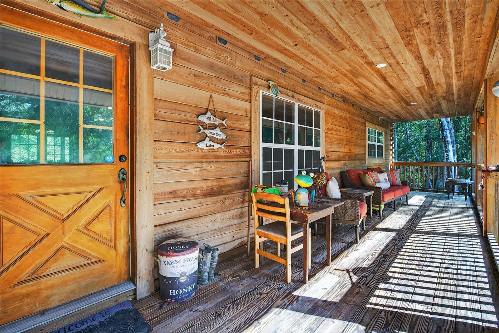 Listing photo id 4 for 10319 Chip Lane