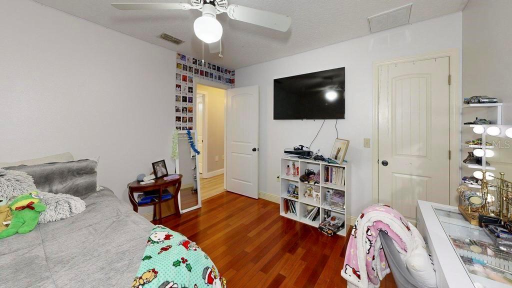 Image 33 of 94 For 9135 Mazette Road