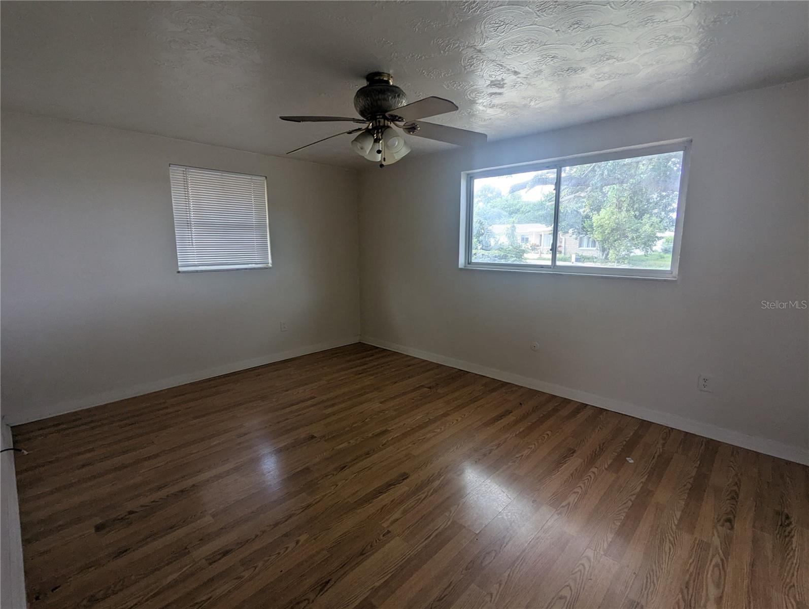 Image 12 of 16 For 3911 Redwood Drive