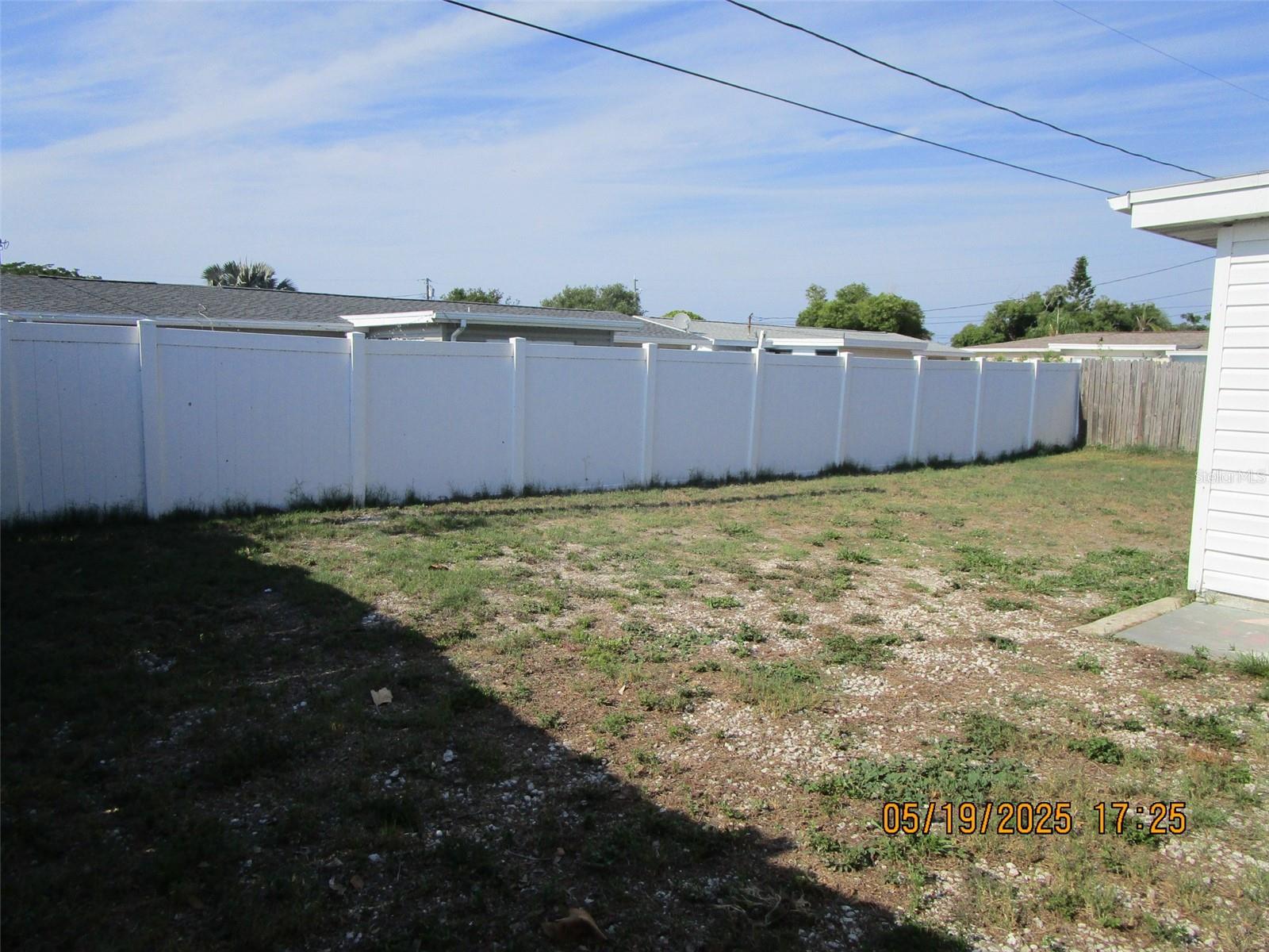 Image 15 of 16 For 3911 Redwood Drive