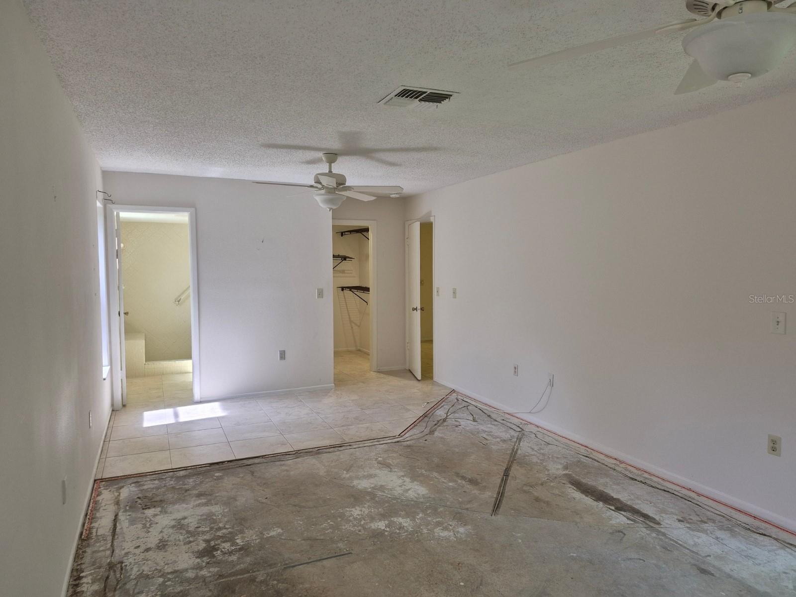 Image 12 of 31 For 1306 Golfview Drive 1306