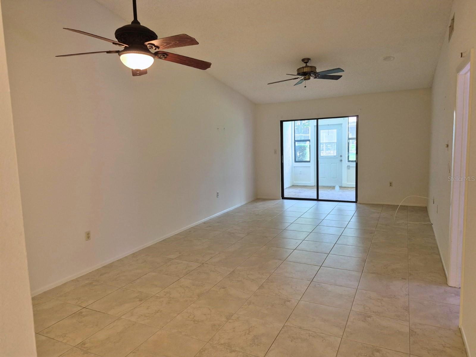 Image 4 of 31 For 1306 Golfview Drive 1306