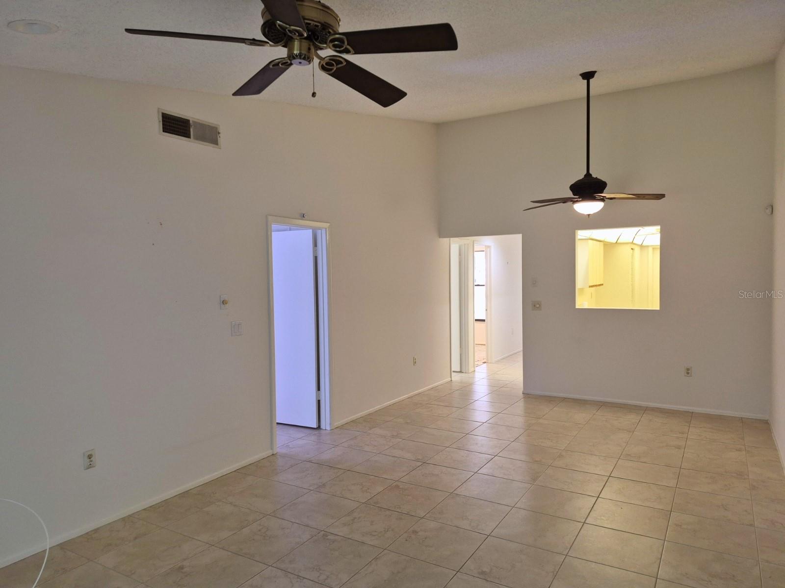 Image 5 of 31 For 1306 Golfview Drive 1306